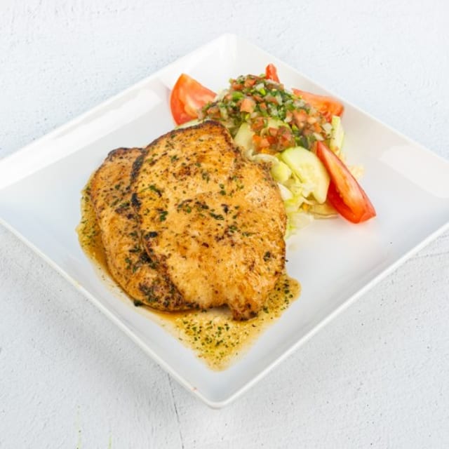 Pechuga al Ajillo / Garlic Chicken Breast.