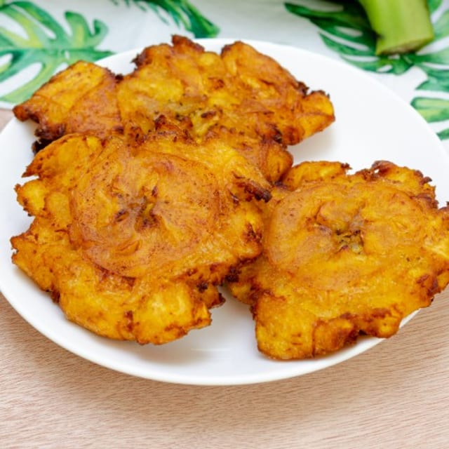 Patacón / Fried Green Plantain.